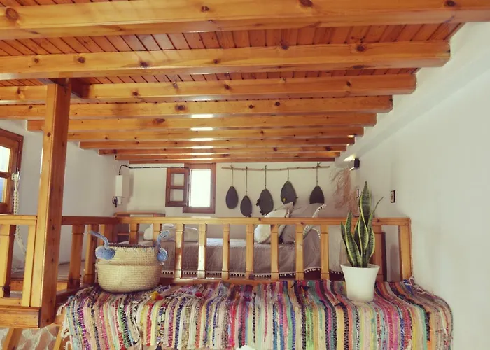 Bright & Relaxing Loft With Attic Room In The Heart Of Mykonos City